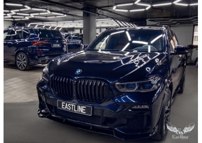 Сразу два BMW X5 в тюнинг-ателье Eastline Garage на детейлинг-процедурах .