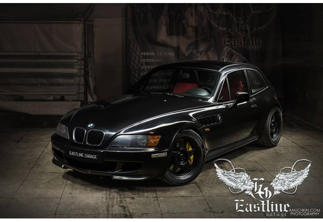 BMW Z3 Coupe – перетяжка сидений итальянской алькантарой красного цвета