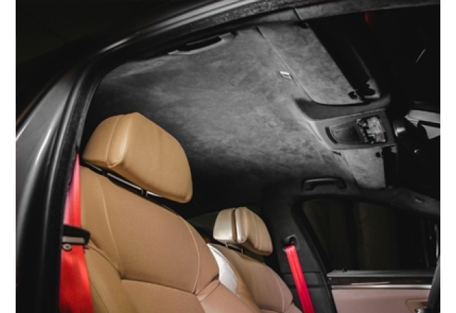 BMW 5-серии (F10) - перетяжка потолка в итальянскую алькантару, перетяжка руля в натуральную кожу и новые цветные ремни безопасности. 