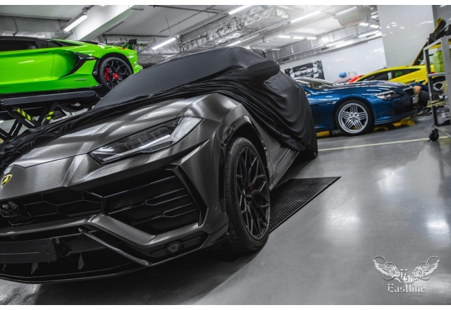 Lamborghini Urus -​ пошив чехла для гаражного хранения
