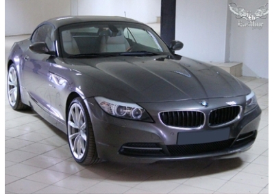 BMW Z4 – профессиональная химчистка салона. Перетяжка руля и отдельных элементов салона. 