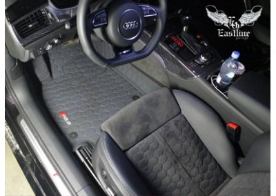 Audi RS6 – новый комплект ковриков из экокожи