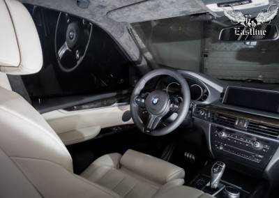 BMW X5 (f15) - полная шумоизоляция, перетяжка потолка в итальянскую алькантару, новый руль и накидки на спинки сидений.