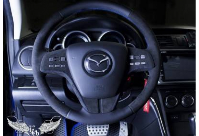 Mazda 6 - перетяжка руля и подушки в кожу и алькантару