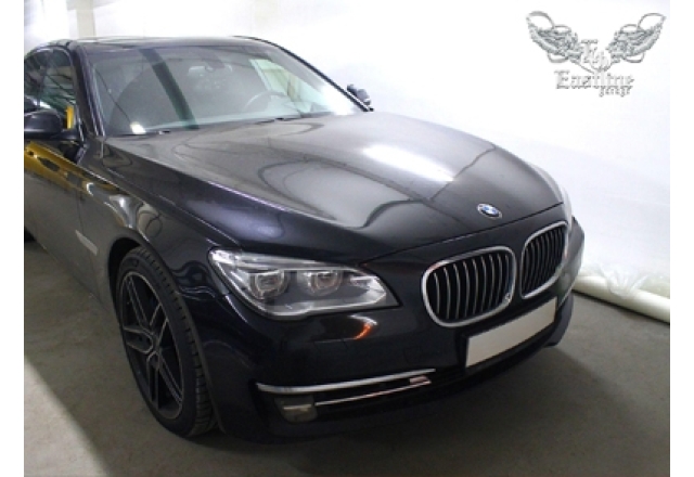 BMW 7 series – перетяжка потолка, химчистка и полная шумоизоляция седана.