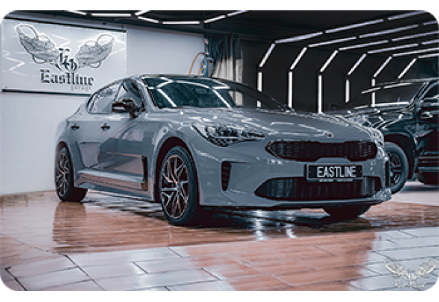 Kia Stinger – оклейка кузова автомобиля виниловой пленкой в цвете Nardo Grey