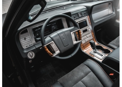 Lincoln Navigator - комплексная перетяжка салона автомобиля.