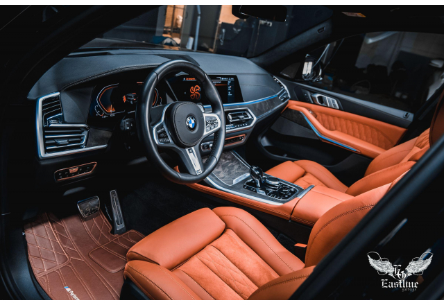 Полностью новый салон в BMW X7 от Eastline Garage. Натуральная кожа, алькантара, перетяжка сидений, дверей, комплект кожаных ковров. 