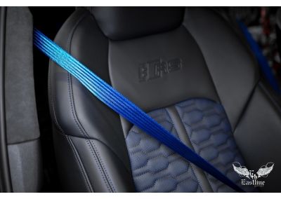 Замена лент ремней безопасности на Audi RS6 
