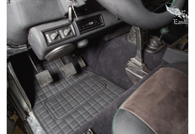 Land Rover Defender Ковры из немецкой экокожи для британского вседорожника