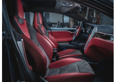Tesla Model S - новый салон из натуральной кожи и оригинальной алькантары.
