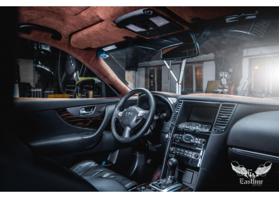 Infiniti FX - частичная перетяжка салона в кожу и алькантару. 