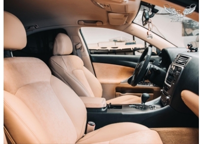 Комплексная перетяжка салона Lexus IS. Замена ткани на гладкую кожу и алькантару.