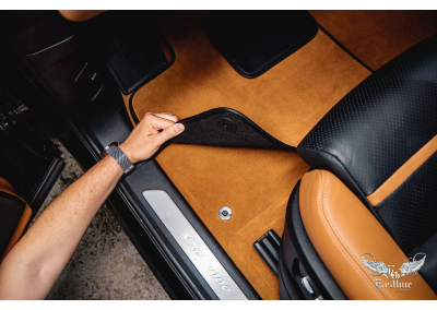 Porsche Cayenne - новый комплект ворсовых ковров для нового напольного покрытия