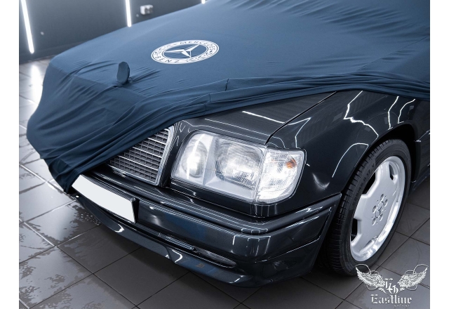 Чехол для гаражного хранения Mercedes-Benz W124 в кузове карбриолет от тюнинг-ателье Eastline Garage